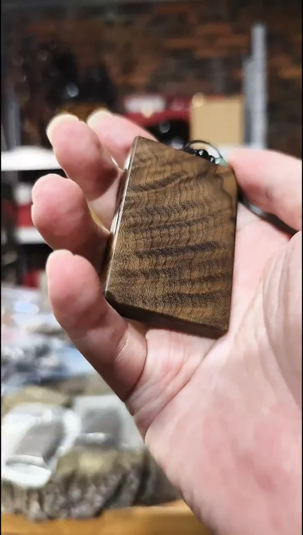 金丝楠无事牌脖挂