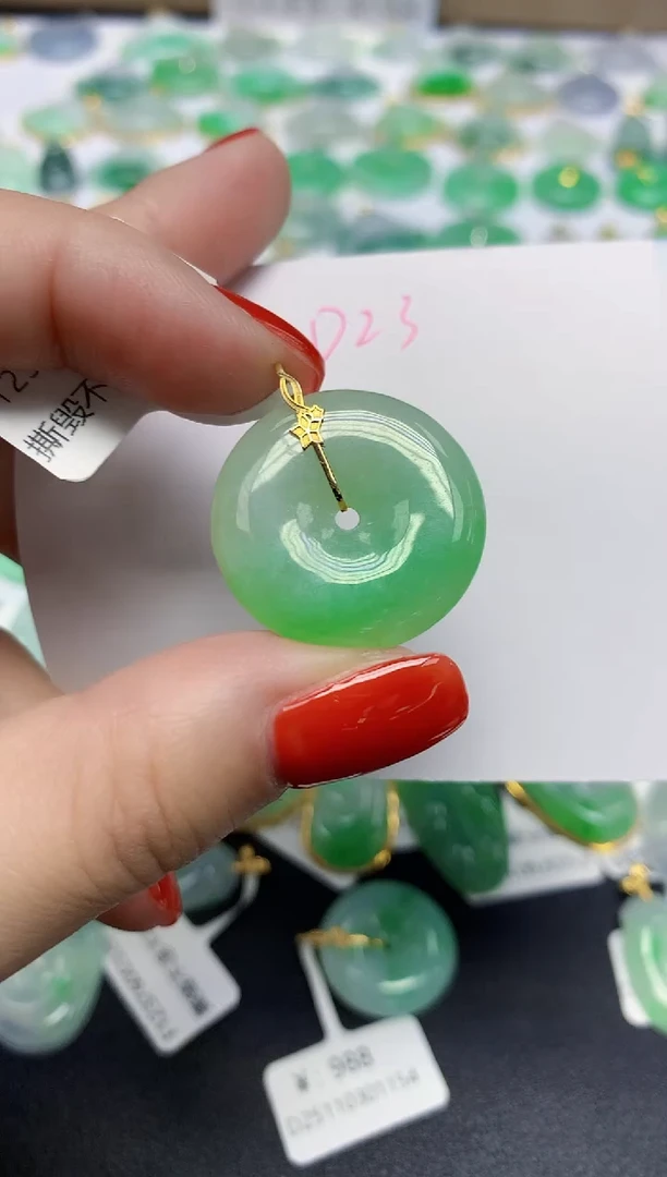 颈饰18K金镶嵌翡翠天然缅甸翡翠A货翡翠百元以上9元证书费自理