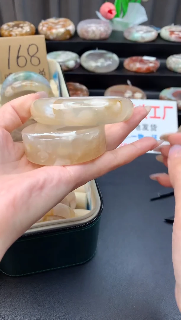 石英质玉手镯未镶嵌赠送镯心（59圈口）