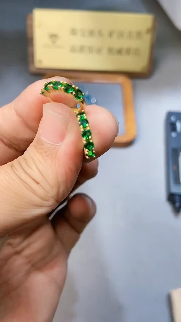 【闪购商品】祖母绿耳饰银S925镶嵌354