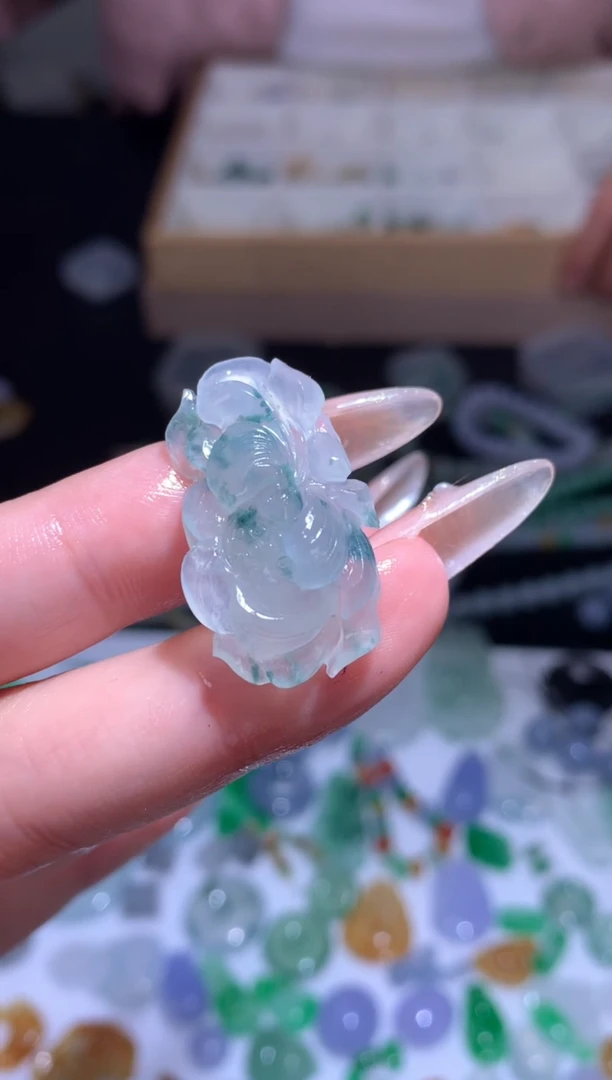 未镶嵌定制翡翠莲花