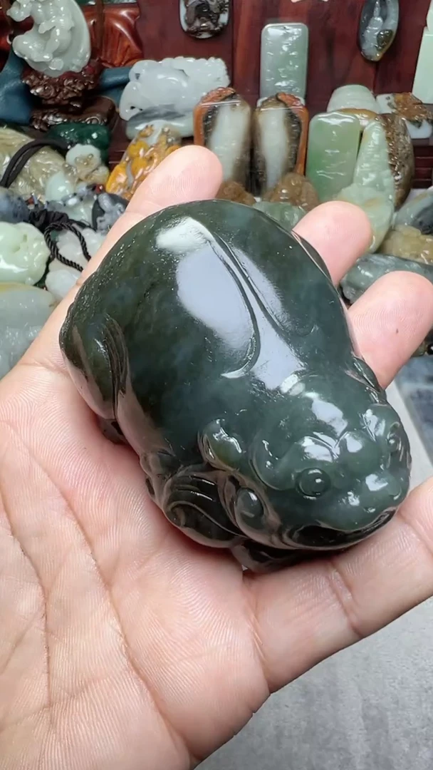 和田玉未镶嵌把件-