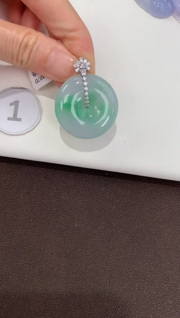 翡翠18K金镶嵌吊坠(赠链)天然缅甸a货翡翠
