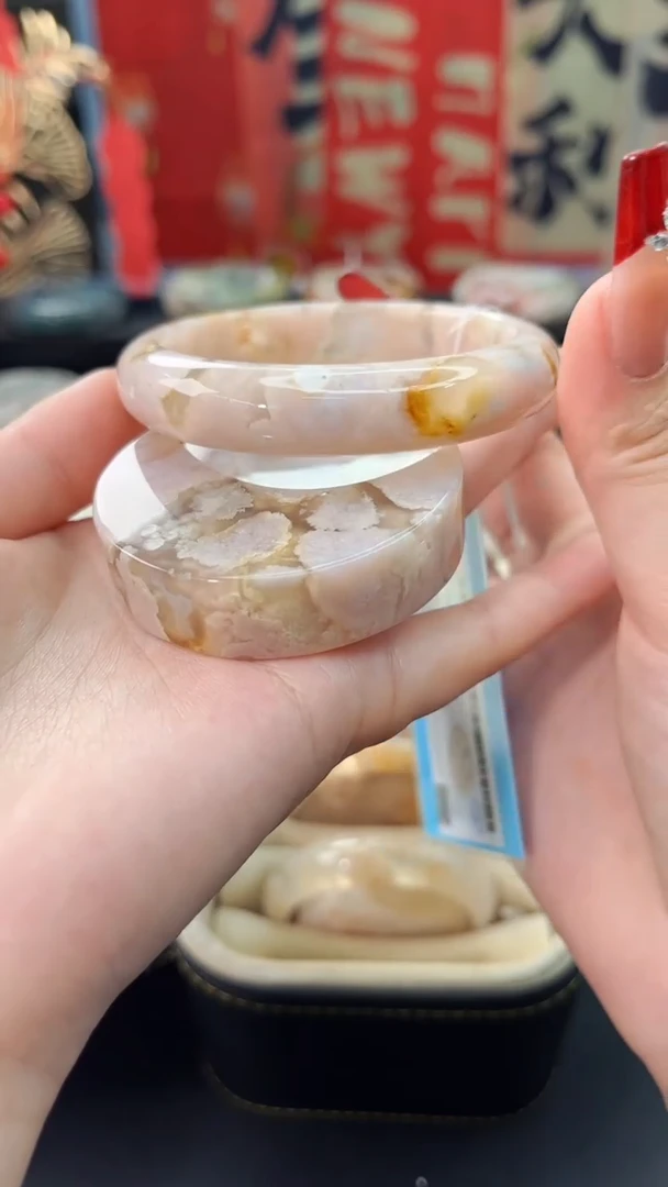 【闪购商品】石英质玉手镯未镶嵌赠送镯心（58圈口）