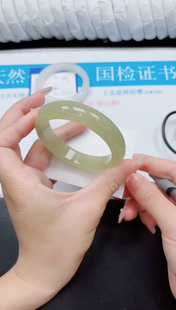 手镯石英质玉未镶嵌270-59