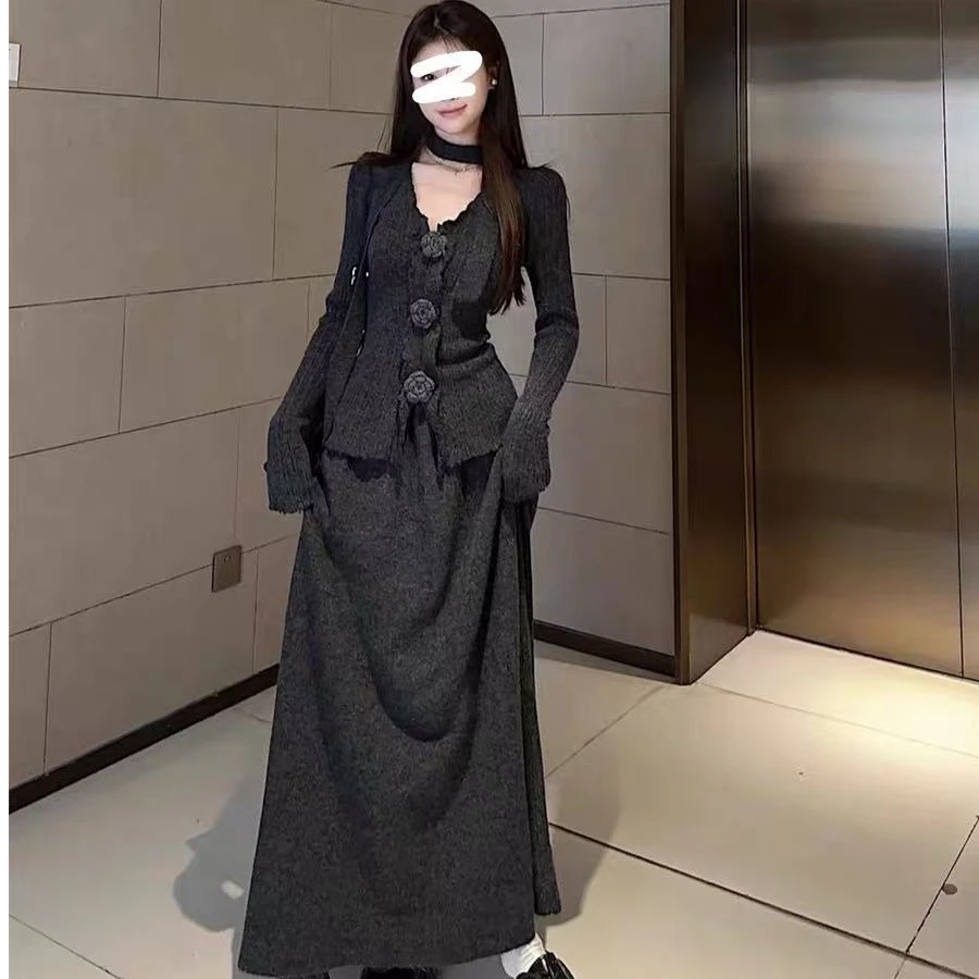 春季韩系富家千金高级感v领挂脖飘带立体玫瑰花上衣半身裙套装