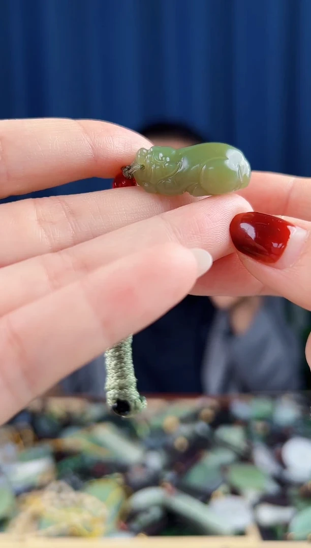 未镶嵌和田玉挂件拍一发一，多样性发货