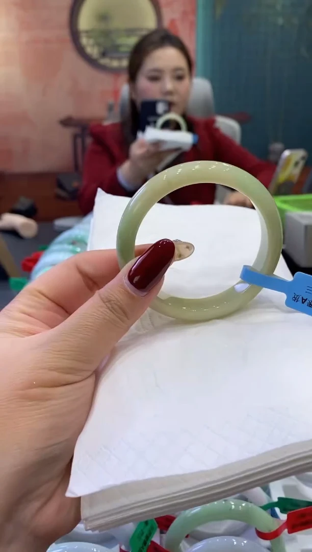 【闪购商品】翡翠手镯未镶嵌多人0019046