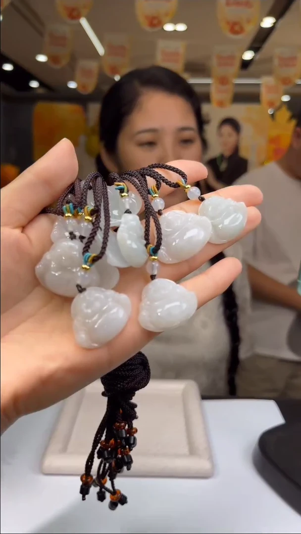 颈饰未镶嵌翡翠天然翡翠A货4多样性发一