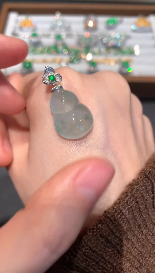 【闪购商品】翡翠吊坠(不含链)18K金镶嵌1600