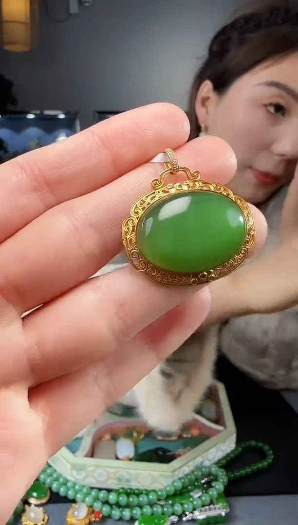 【闪购商品】和田玉吊坠(不含链)18K金镶嵌1