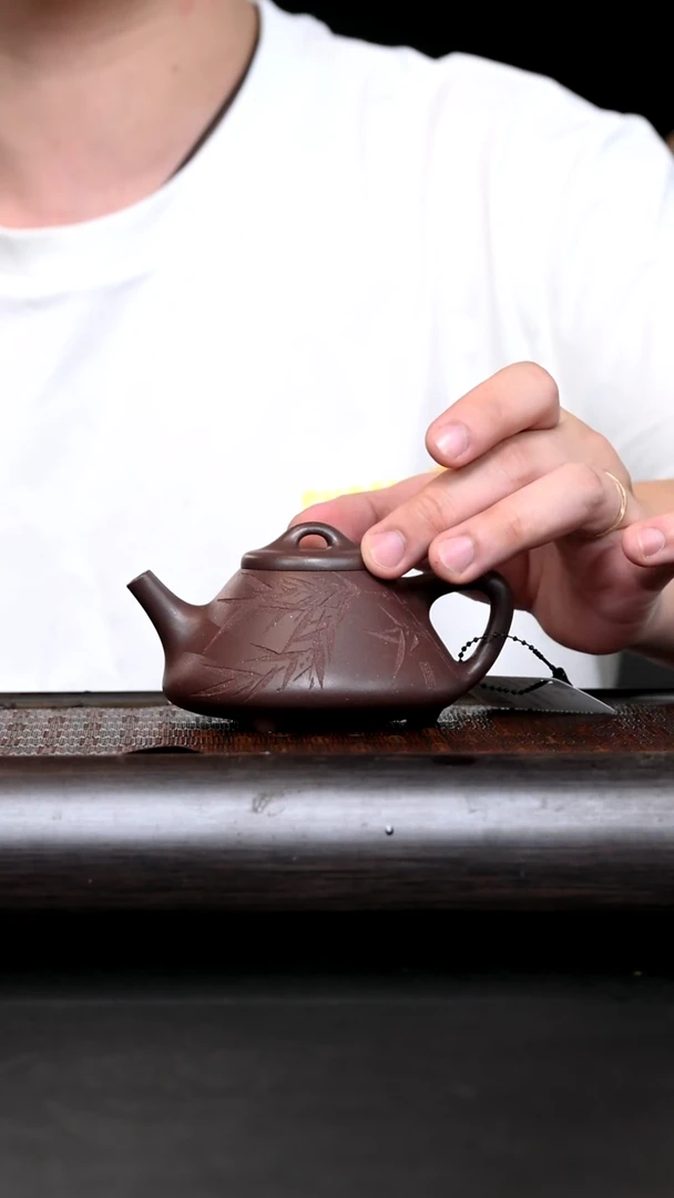 紫砂其他EF17454-李方-子冶石瓢-刻竹-底槽清-180cc