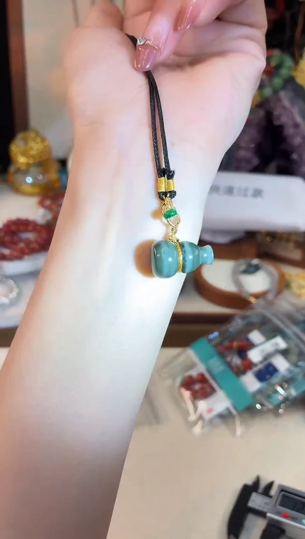 未镶嵌和田玉颈饰@@B921D019068