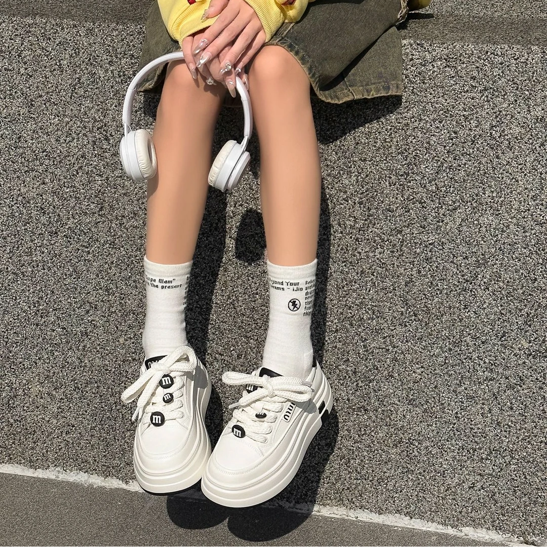 范秀2025年新款可爱小白鞋厚底增高软底休闲鞋轻便百搭女款板鞋