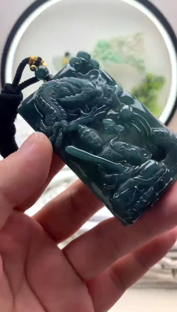 颈饰未镶嵌翡翠虚空藏