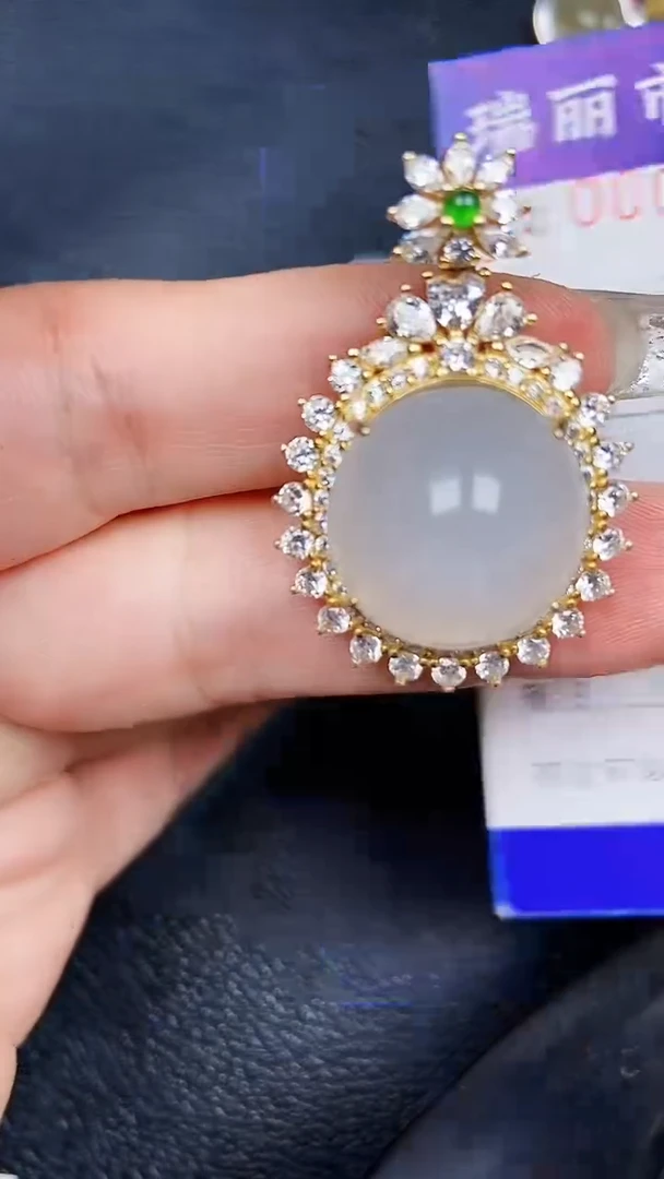 颈饰银S925镶嵌翡翠8347