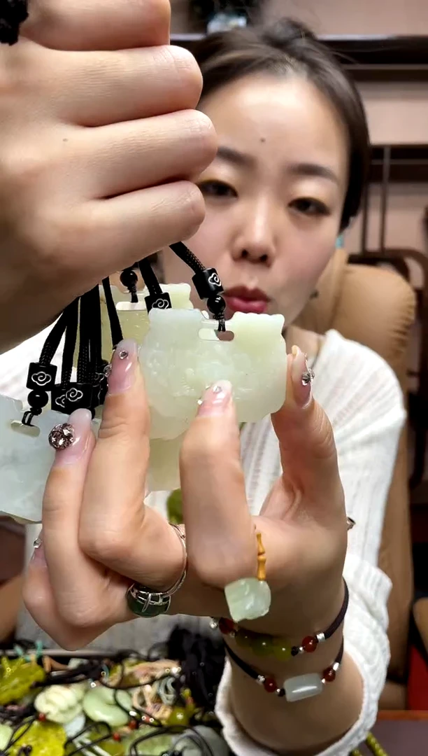 【闪购商品】岫玉吊坠未镶嵌·