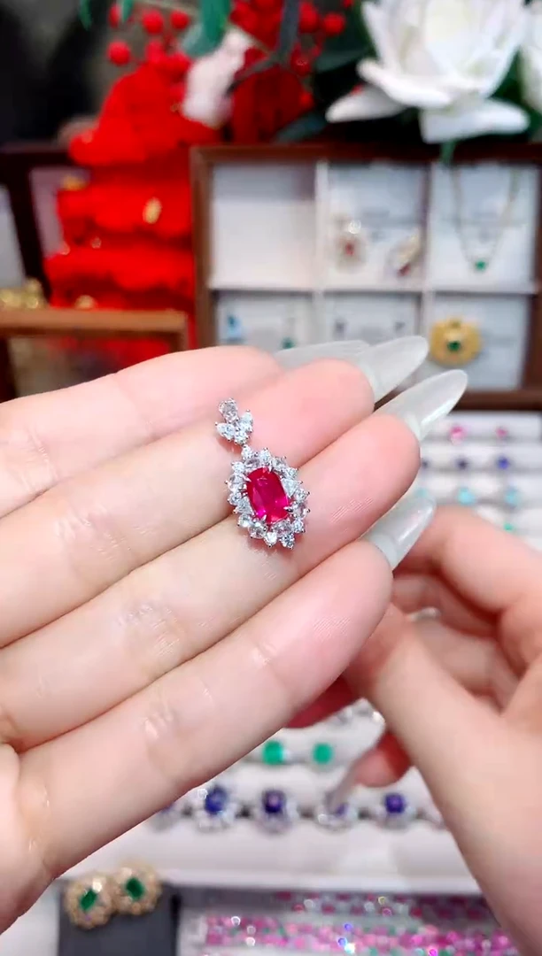 18K金镶嵌吊坠红宝石1.07ct/天然宝石/七天无理由