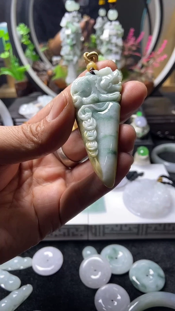 吊坠(不含链)未镶嵌翡翠缅甸天然A货翡翠