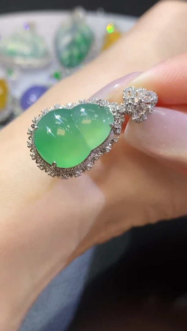 翡翠18K金镶嵌吊坠(不含链)A59