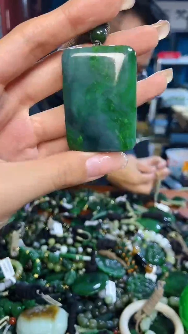 未镶嵌和田玉挂件1