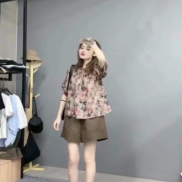 网红爆款时尚套装2023夏季新款时尚碎花雪纺上衣休闲阔腿短裤女装
