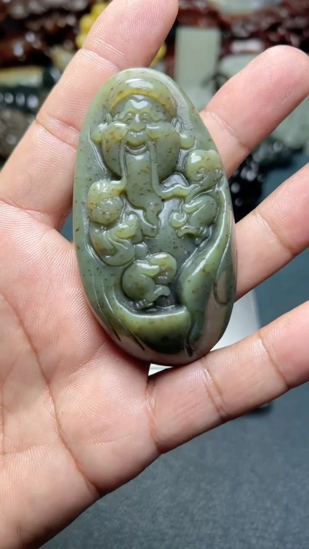 和田玉未镶嵌把件-