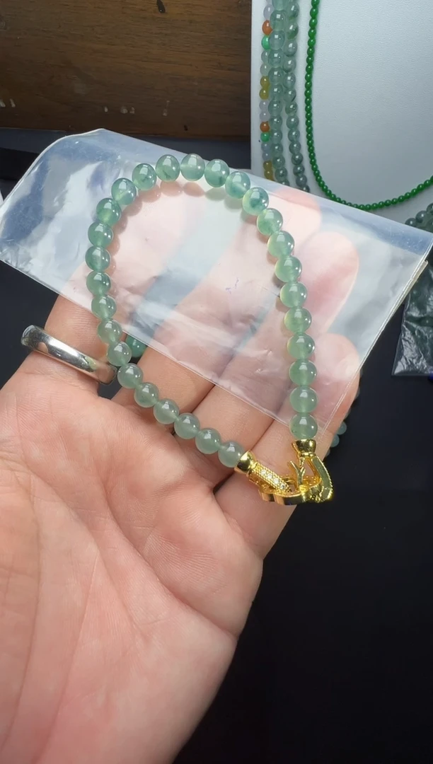 未镶嵌定制翡翠卡6+ 缅甸天然翡翠A货