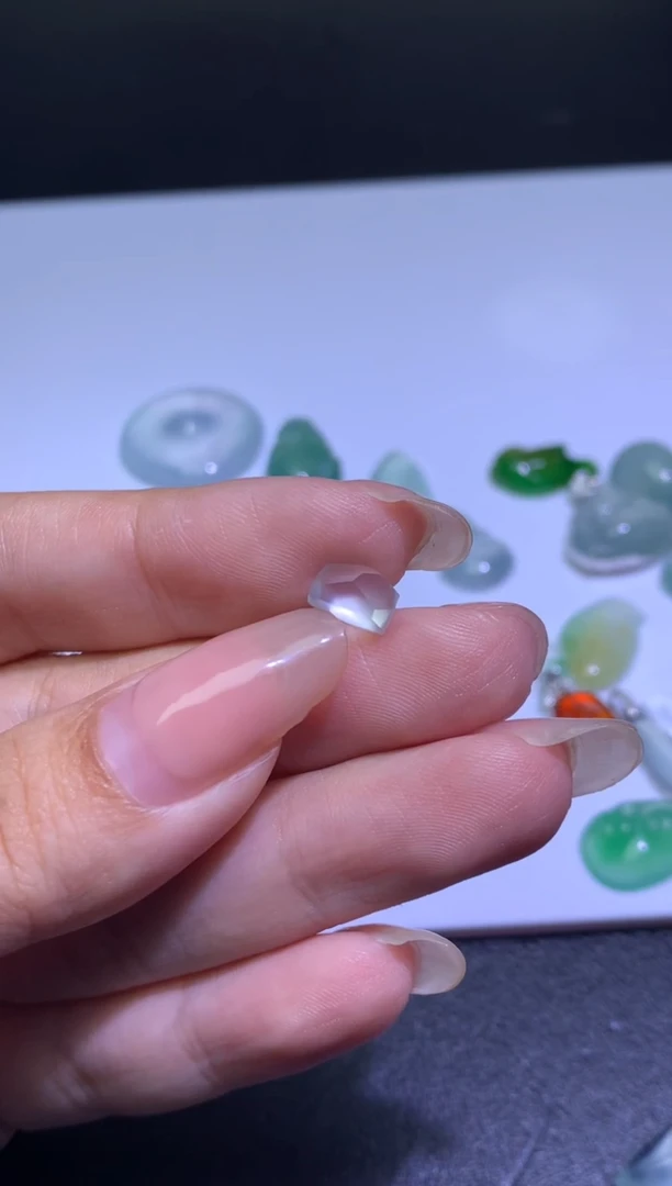 未镶嵌定制翡翠毛货