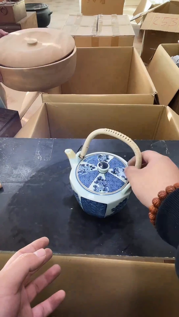 壶如图所示 阁集工艺品