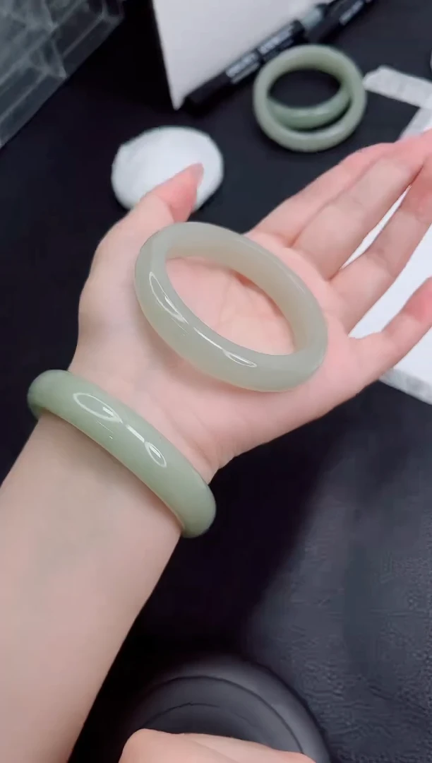 石英质玉手镯未镶嵌219-55.5