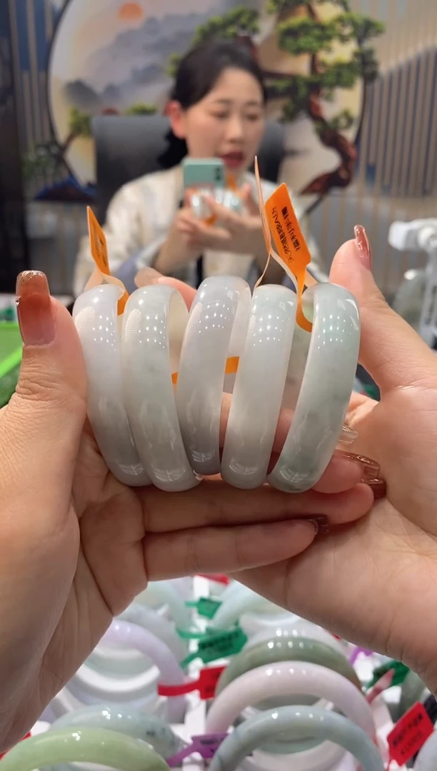 【闪购商品】翡翠手镯未镶嵌00001705多样性发货