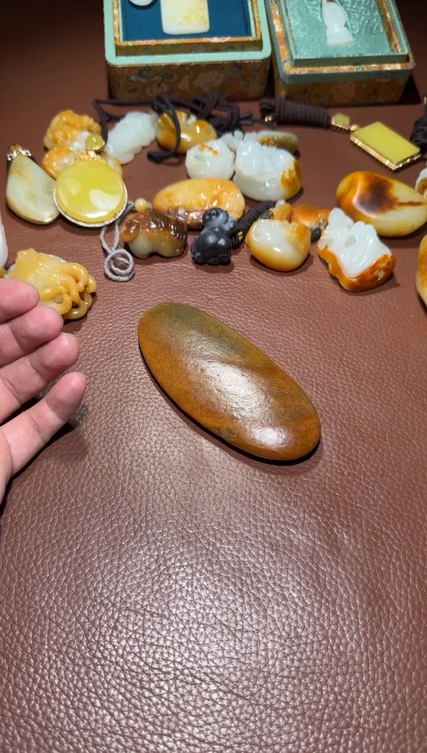 未镶嵌和田玉挂件我****凡和田玉