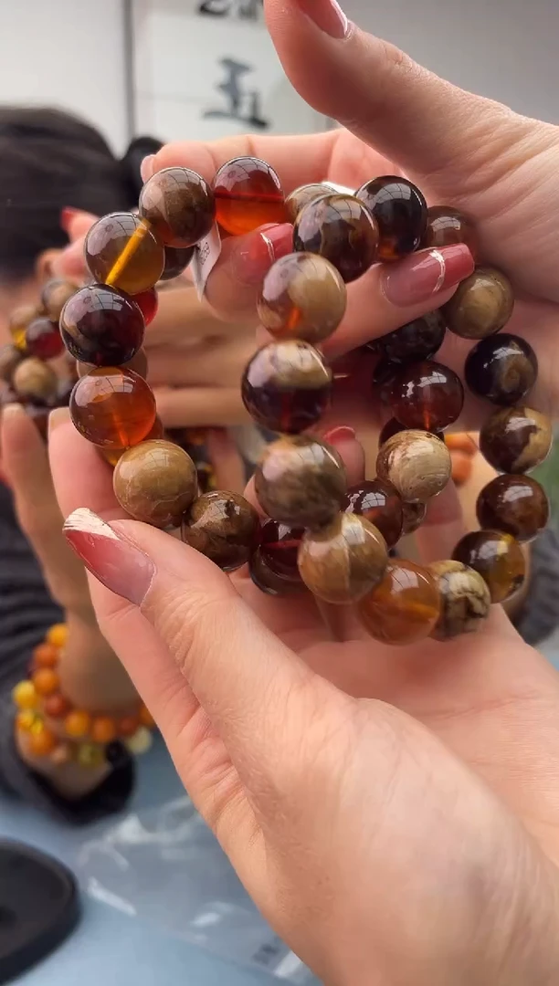 【闪购商品】琥珀珠宝奇石未镶嵌假一赔十，多样性发一件微瑕028 15