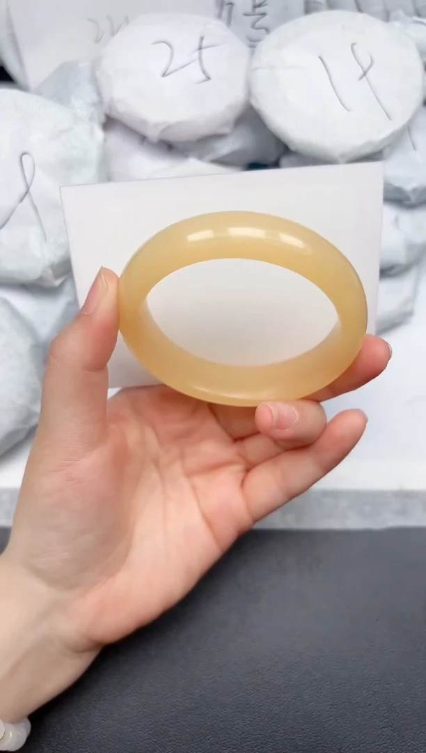 未镶嵌手镯石英质玉116-56.1