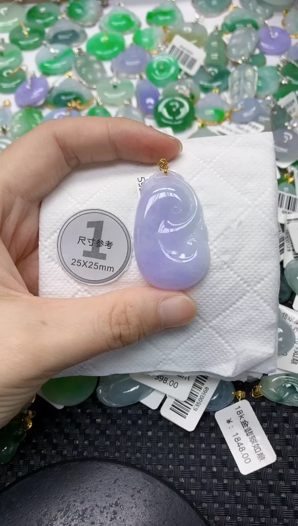 翡翠18K金镶嵌颈饰111111111