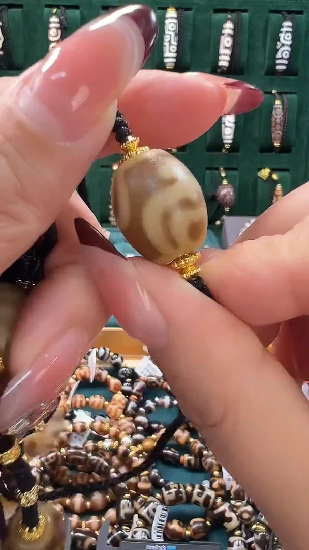 玛瑙/玉髓（覆膜）颈饰合金45.（微瑕）