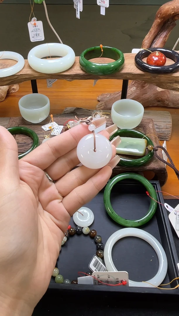 吊坠(不含链)未镶嵌和田玉青海野牛沟 平安扣