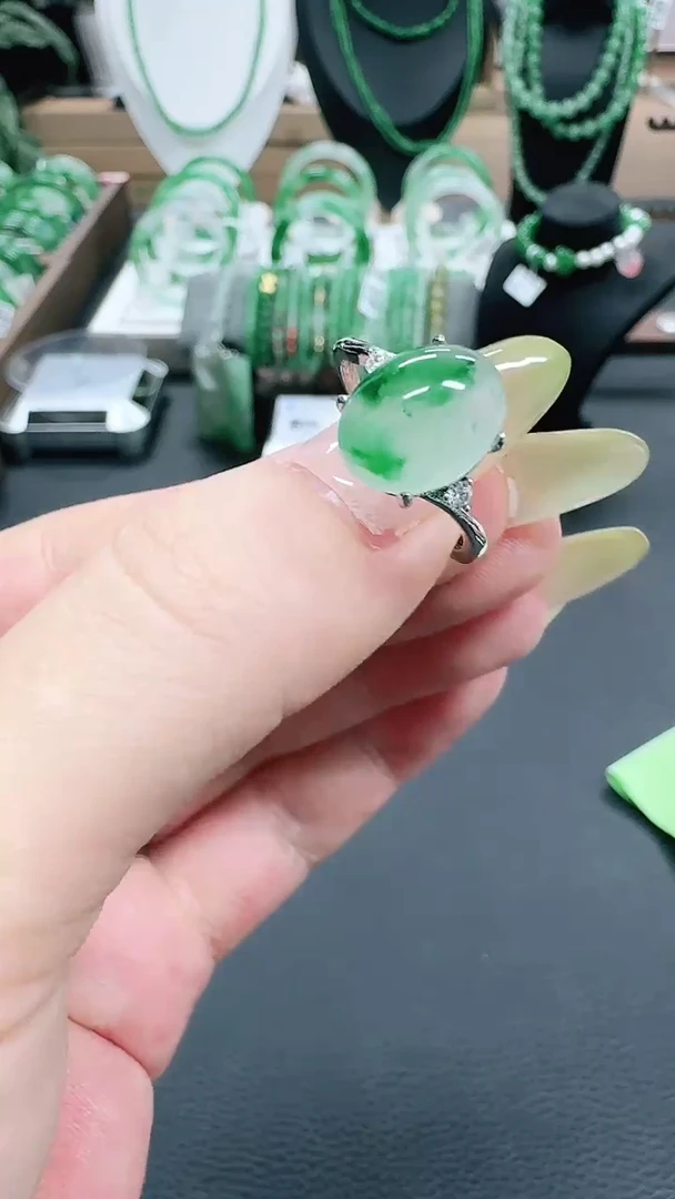 未镶嵌1石英质玉（非洲翠）/0500