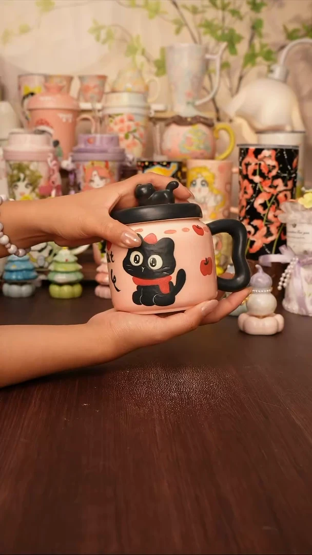 陶景德镇手绘的杯子