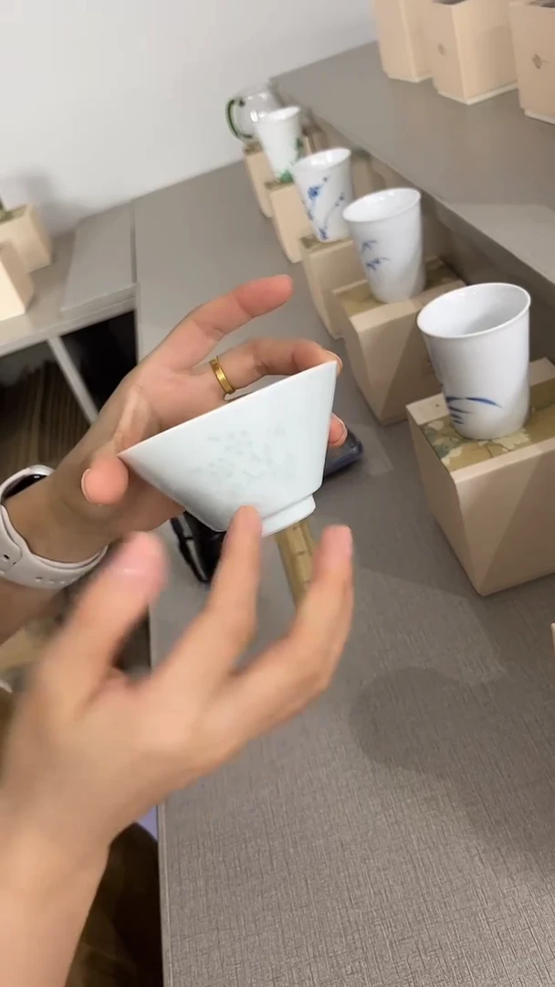 景德镇高温瓷冬梅斗笠