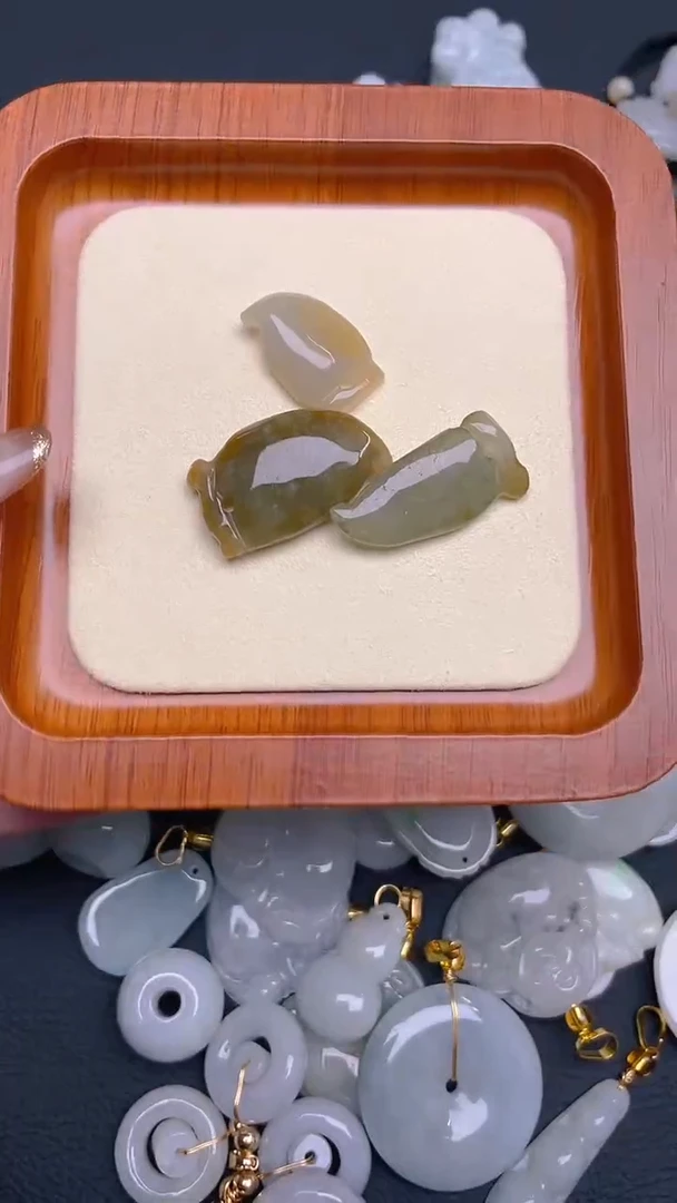 吊坠(不含链)未镶嵌翡翠24