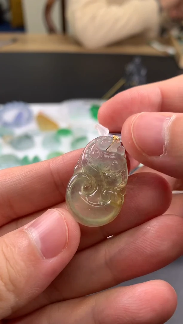 【闪购商品】翡翠颈饰18K金镶嵌翡翠