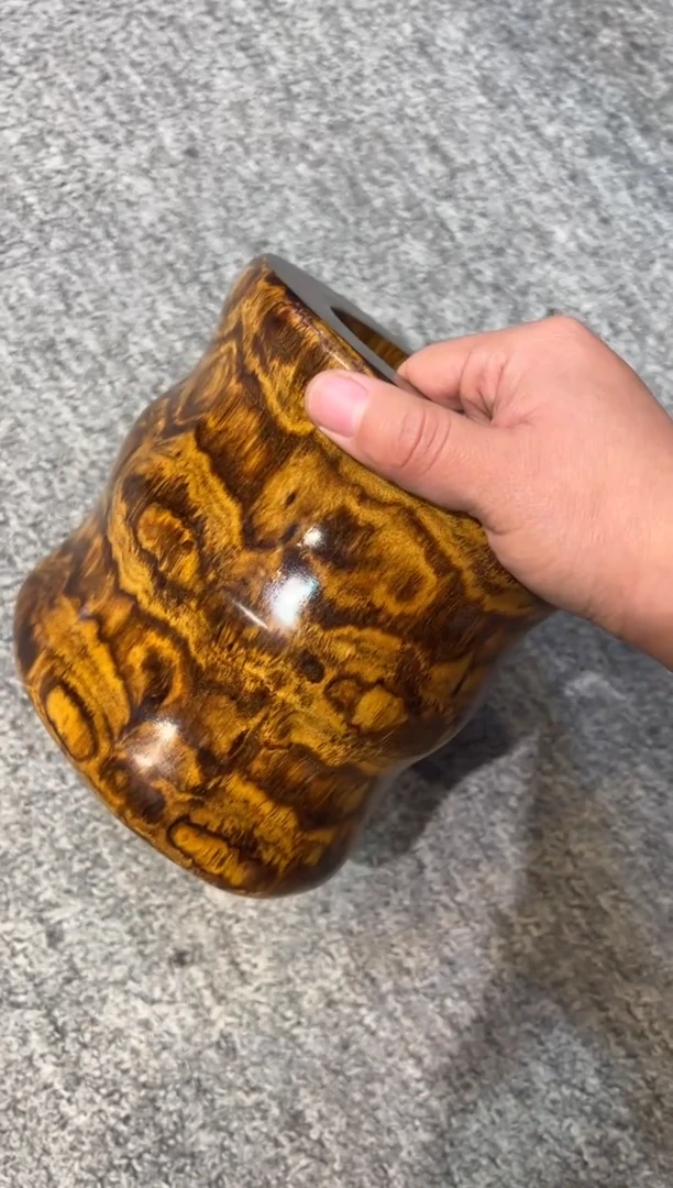 花梨木类花****庆笔筒 红木家居