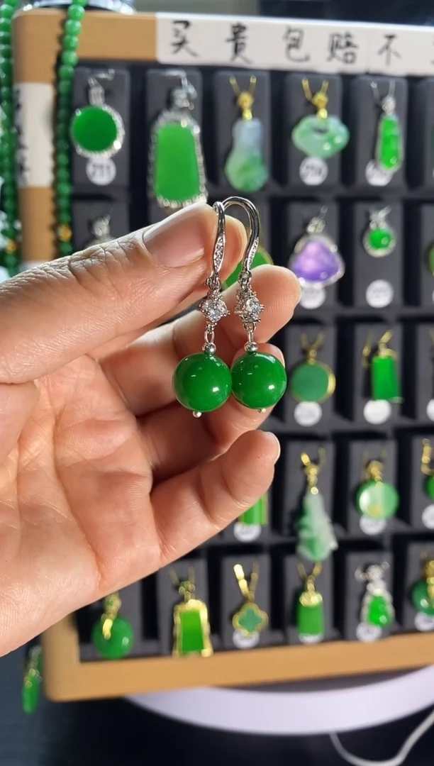 【闪购商品】翡翠耳饰银S925镶嵌300...