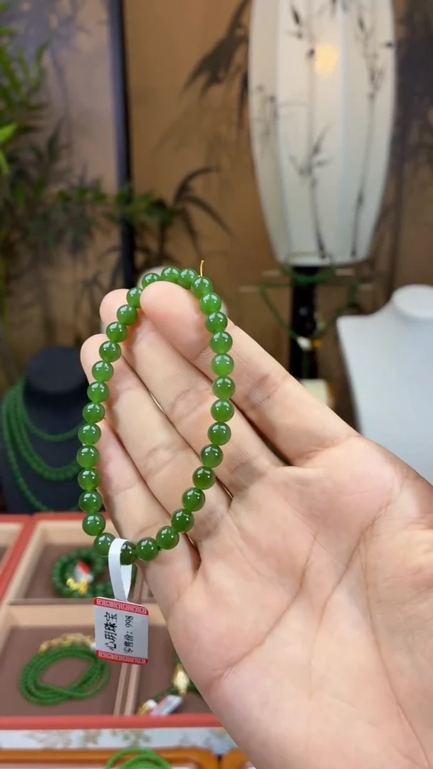 颈饰未镶嵌和田玉（碧玉）6阳绿无矿单圈