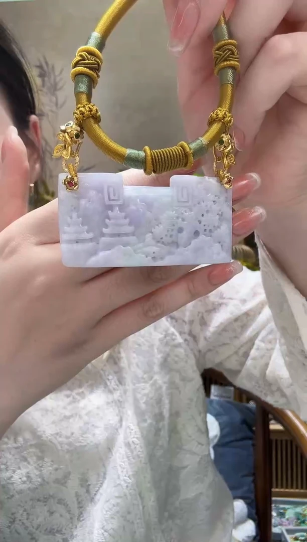 翡翠未镶嵌颈饰吊坠
