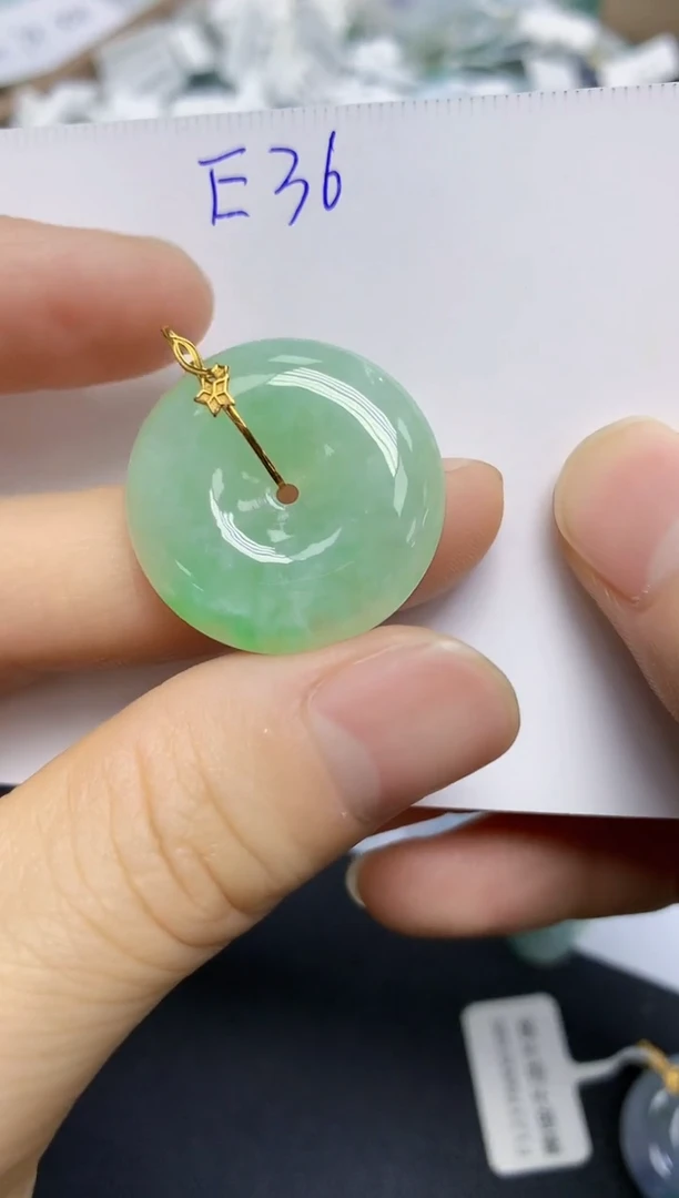 颈饰18K金镶嵌翡翠天然缅甸翡翠A货翡翠百元以上9元证书费自理