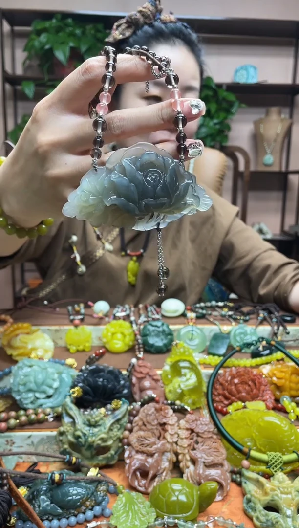 未镶嵌岫玉吊坠·