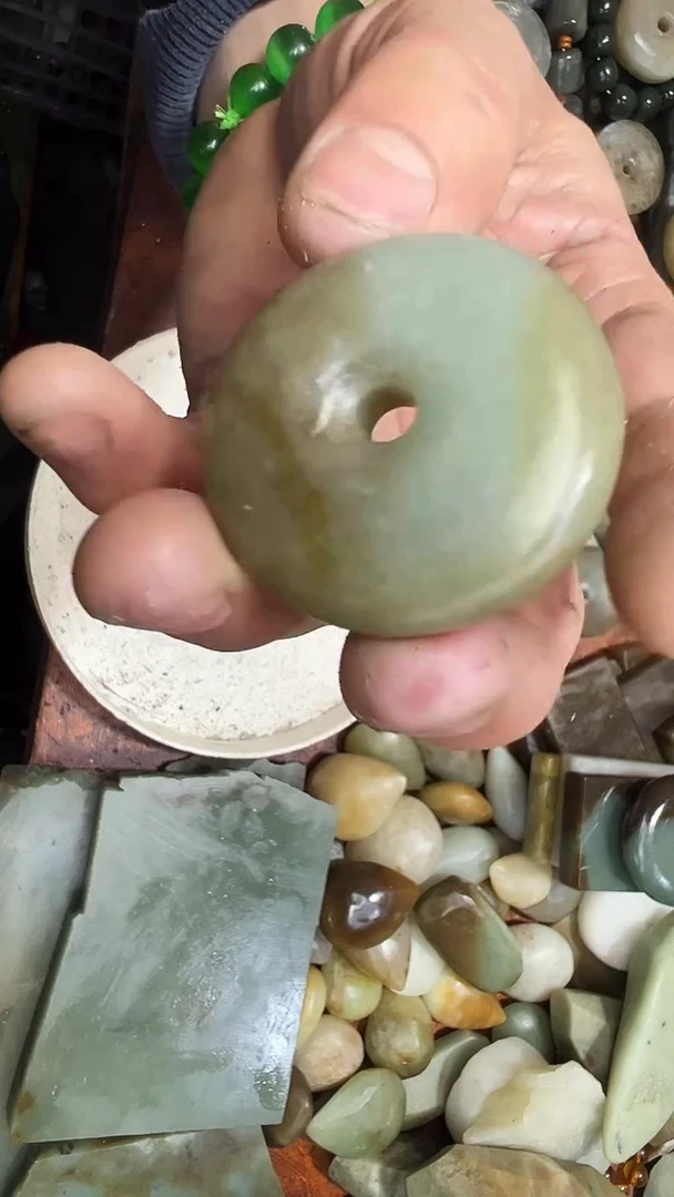 未镶嵌和田玉珠宝半成品1